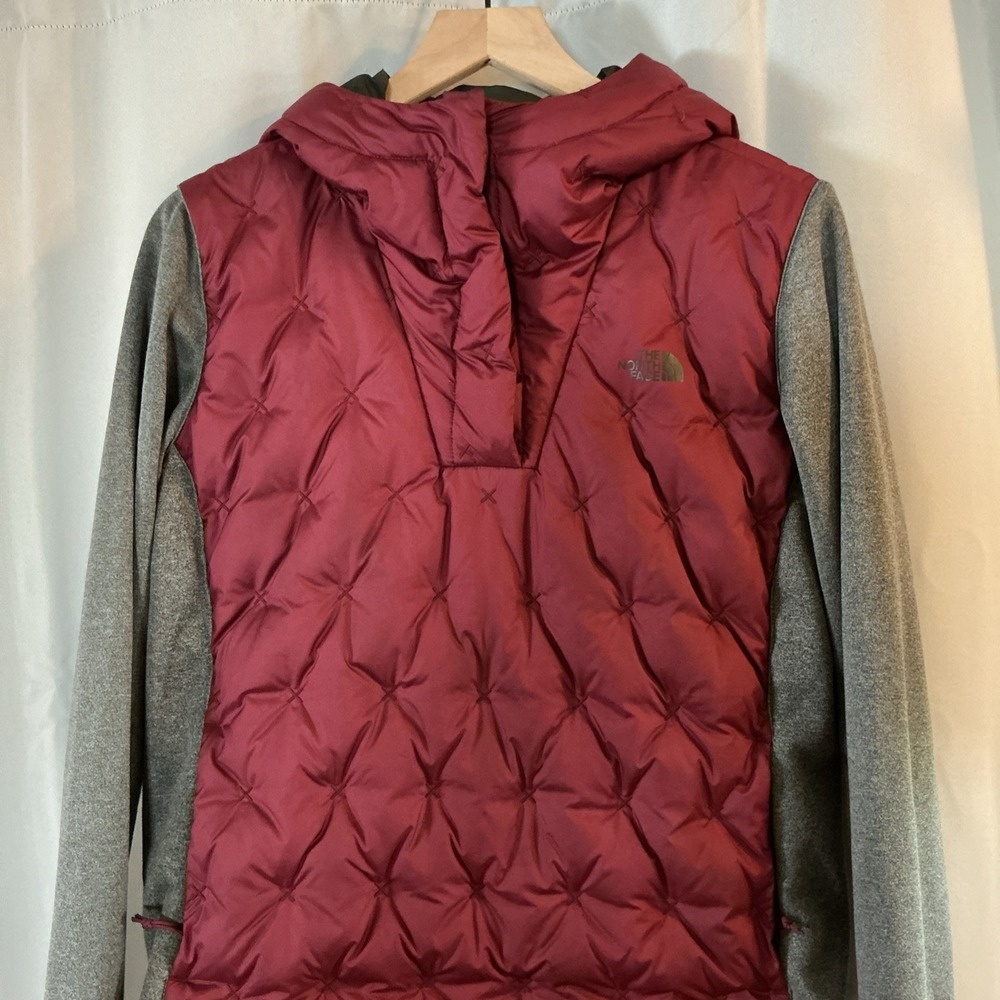 Women's North Face Burgundy Mashup Pullover Hooded Down Filled Jacket. Size L - Picture 7 of 11